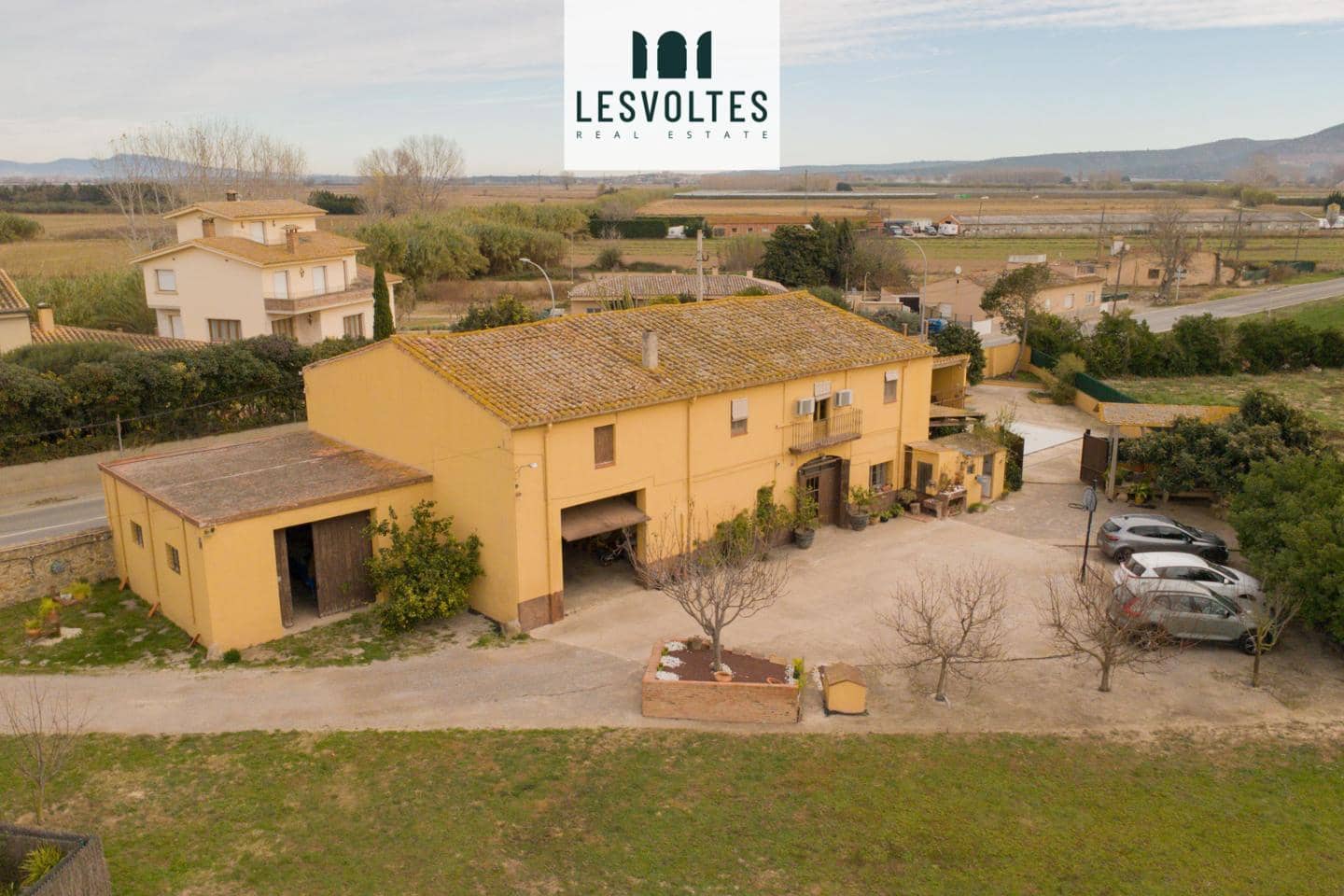 10 bedroom Villa for sale in Verges with pool garage - € 590,000 (Ref: 10081970)