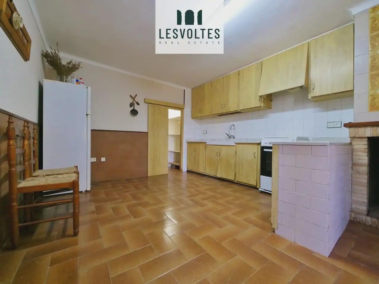 6 sypialnia Finka/Dom wiejski na sprzedaż w Ultramort z garażem - 495 000 € (Ref: 10081971)