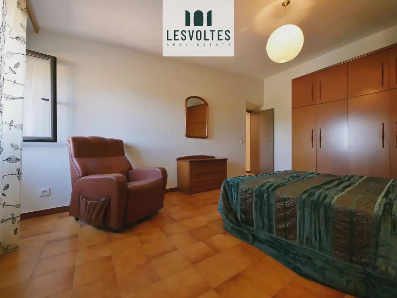 6 sypialnia Finka/Dom wiejski na sprzedaż w Ultramort z garażem - 495 000 € (Ref: 10081971)