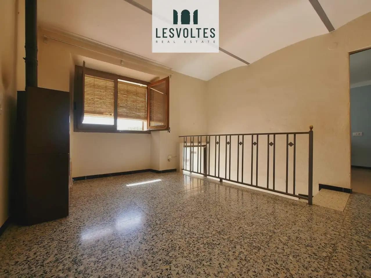 6 sypialnia Finka/Dom wiejski na sprzedaż w Ultramort z garażem - 495 000 € (Ref: 10081971)