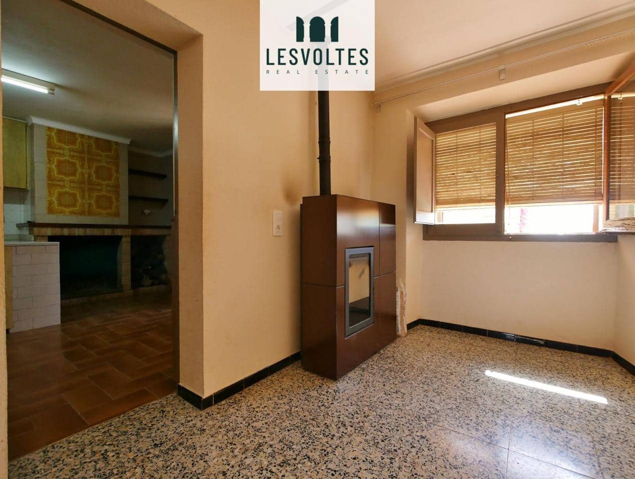 6 bedroom Villa for sale in Ultramort with garage - € 495,000 (Ref: 10081971)