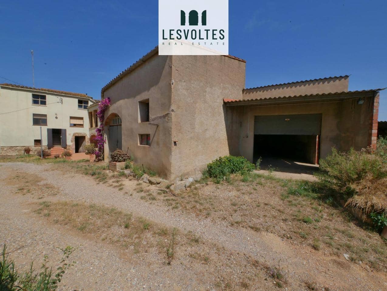6 bedroom Villa for sale in Ultramort with garage - € 495,000 (Ref: 10081971)