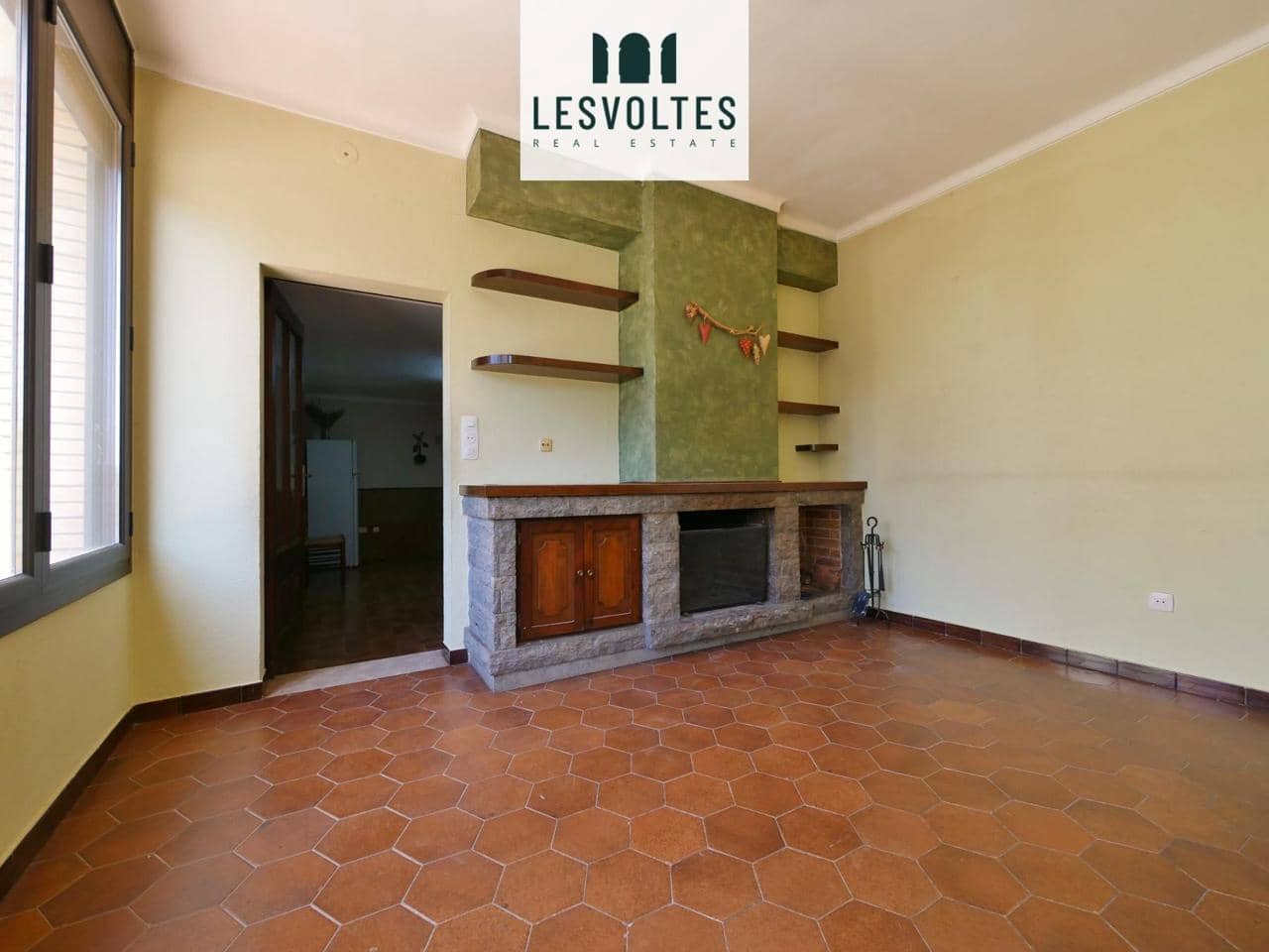 6 bedroom Villa for sale in Ultramort with garage - € 495,000 (Ref: 10081971)