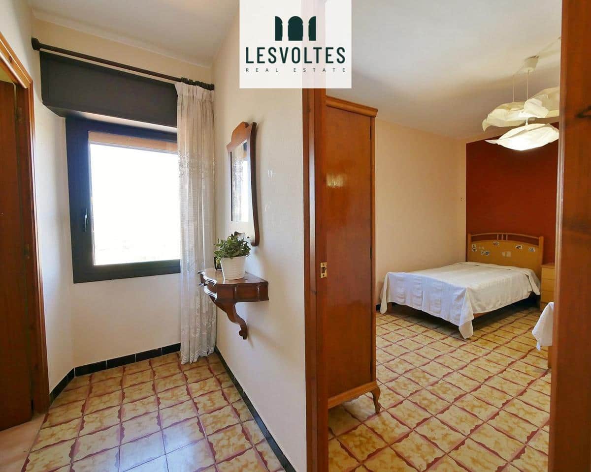 6 bedroom Villa for sale in Ultramort with garage - € 495,000 (Ref: 10081971)