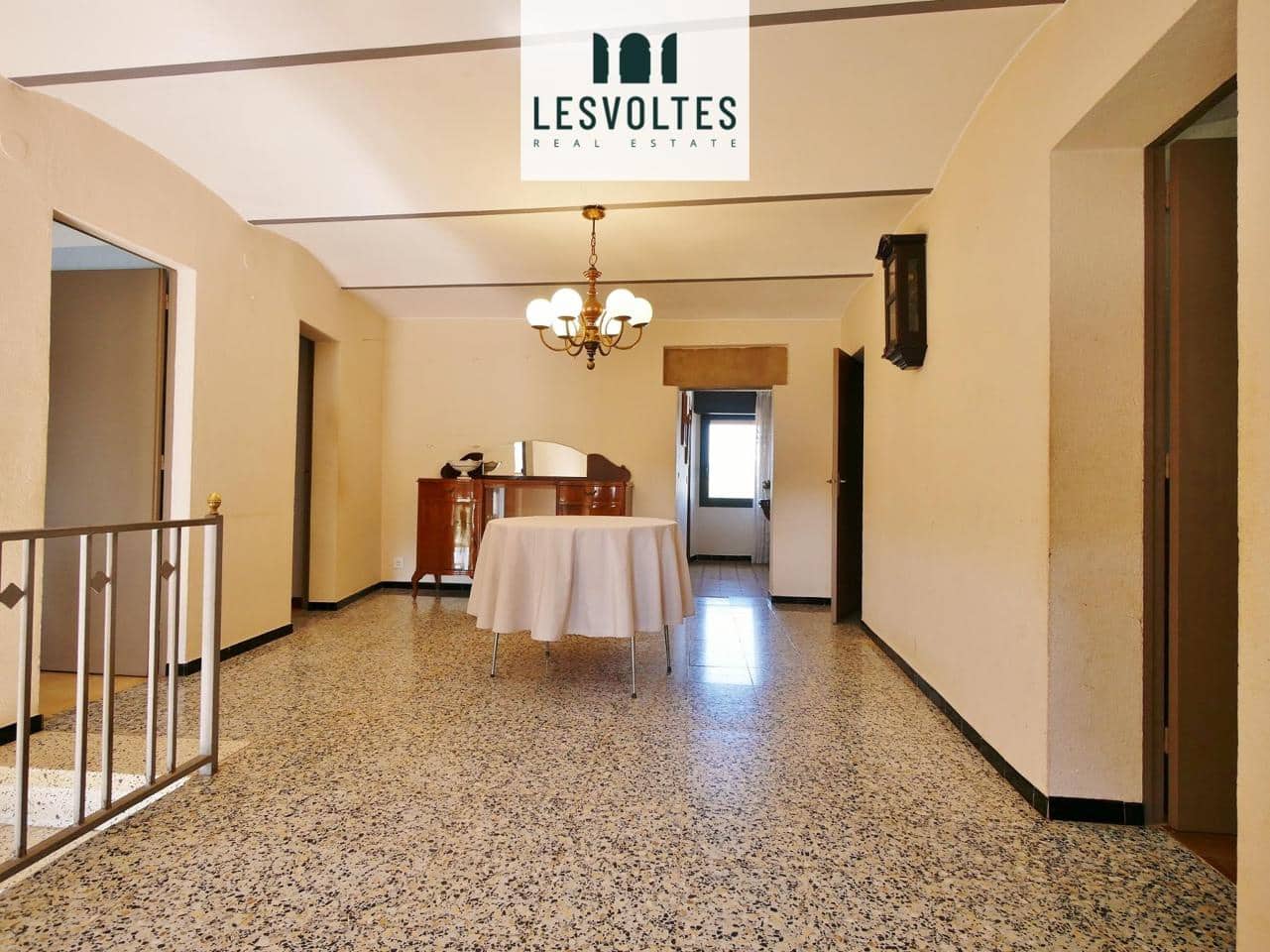 6 bedroom Villa for sale in Ultramort with garage - € 495,000 (Ref: 10081971)