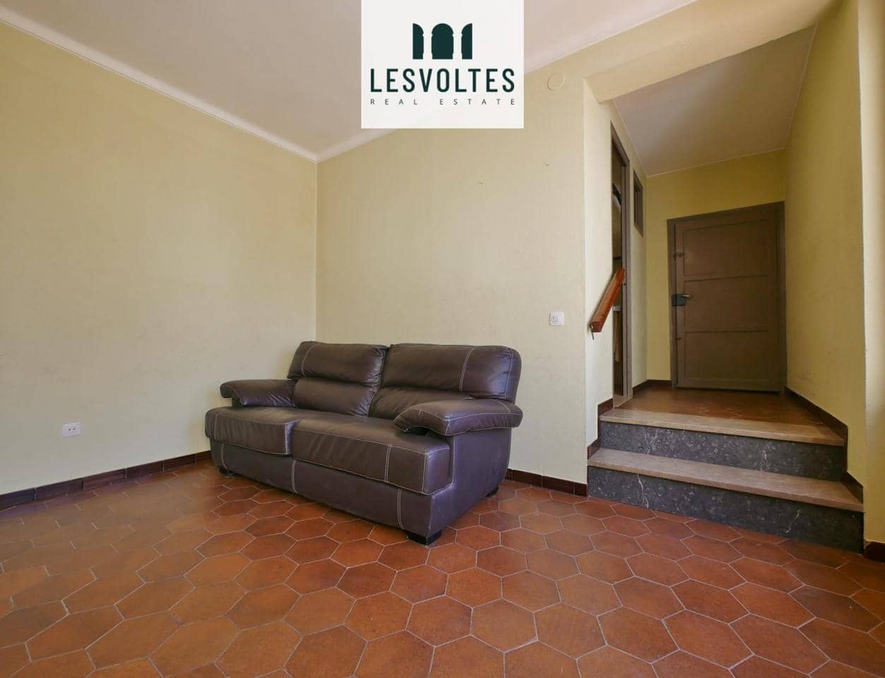 6 bedroom Villa for sale in Ultramort with garage - € 495,000 (Ref: 10081971)