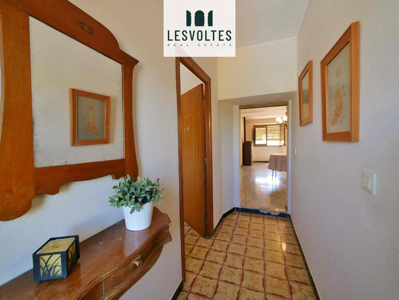 6 bedroom Villa for sale in Ultramort with garage - € 495,000 (Ref: 10081971)