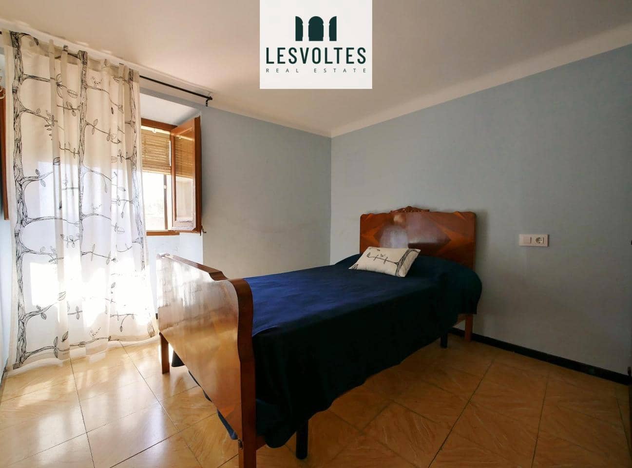 6 bedroom Villa for sale in Ultramort with garage - € 495,000 (Ref: 10081971)