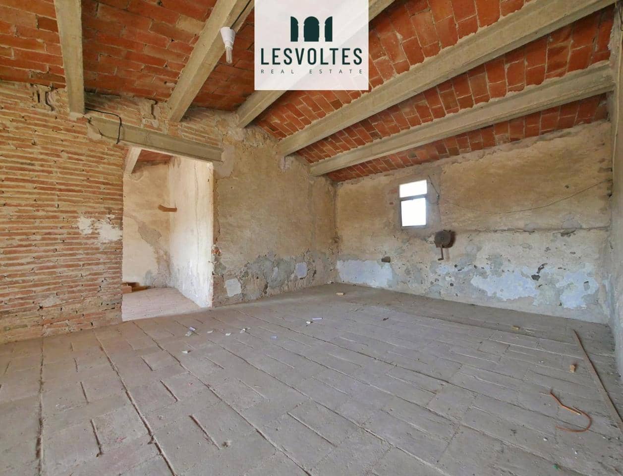 6 bedroom Villa for sale in Ultramort with garage - € 495,000 (Ref: 10081971)