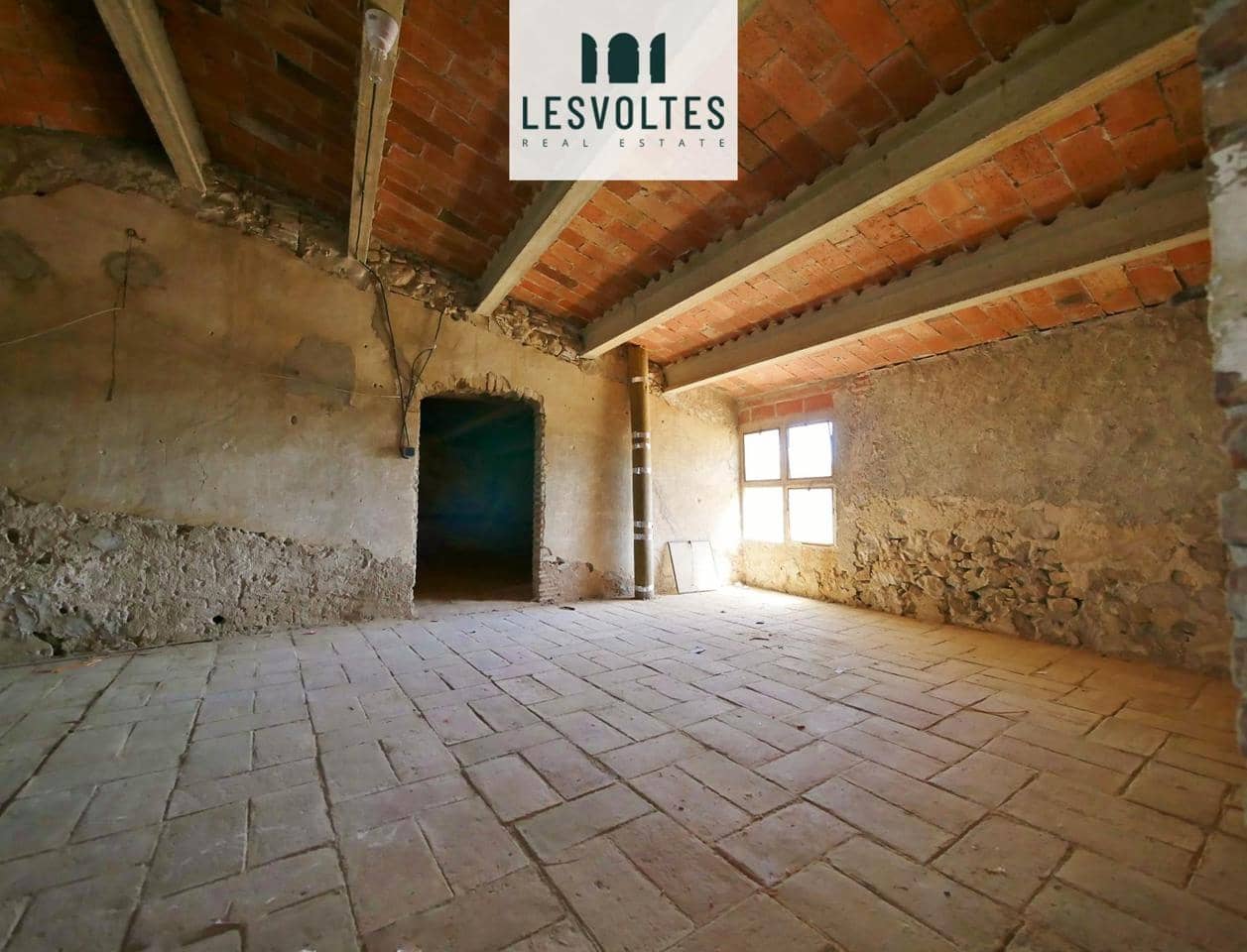 6 bedroom Villa for sale in Ultramort with garage - € 495,000 (Ref: 10081971)