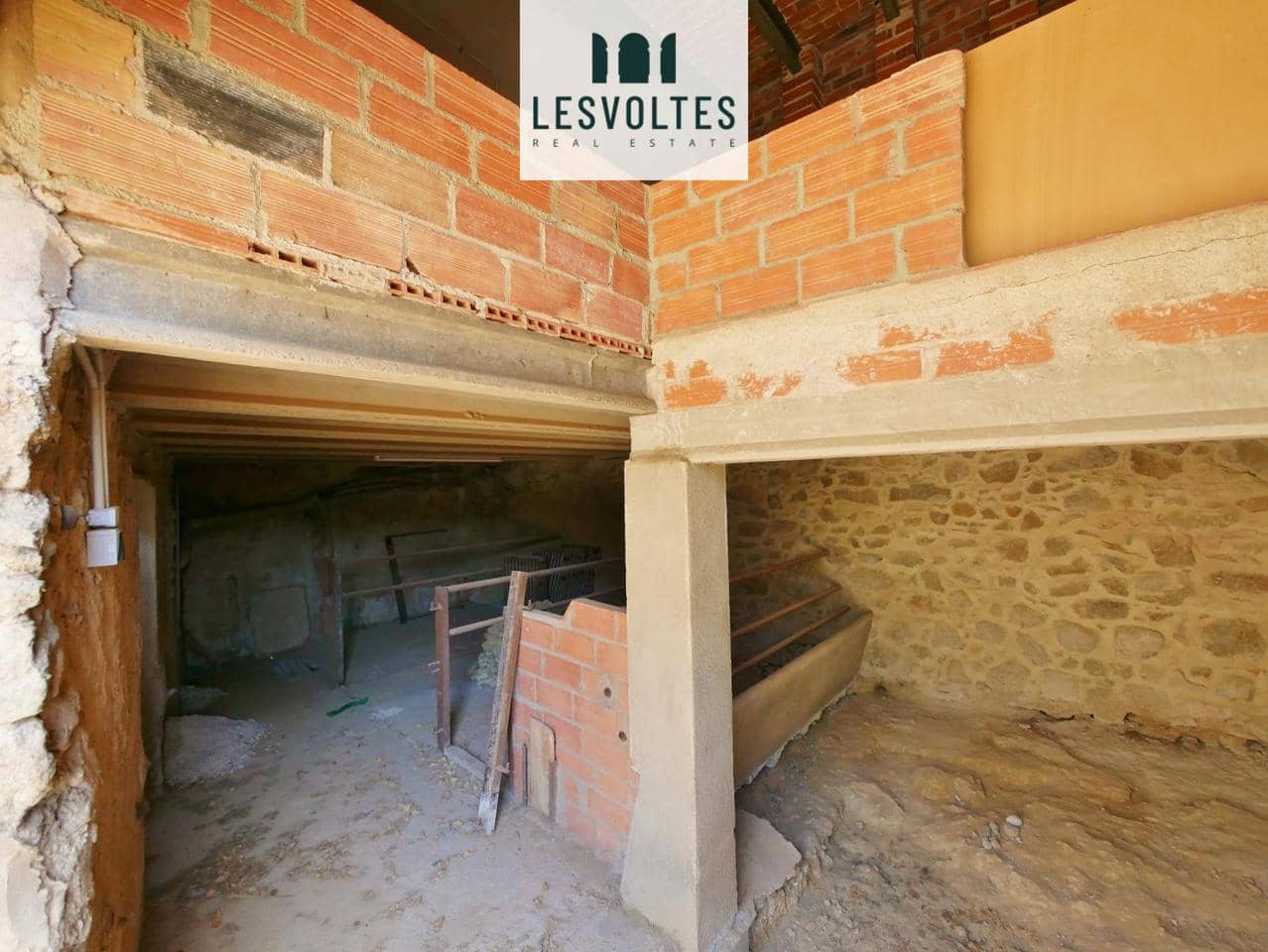 6 bedroom Villa for sale in Ultramort with garage - € 495,000 (Ref: 10081971)
