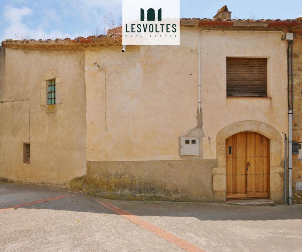 3 bedroom Villa for sale in Llofriu - € 600,000 (Ref: 10081972)