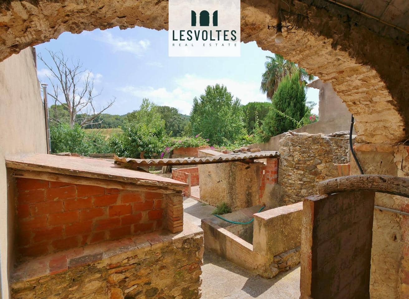 3 bedroom Villa for sale in Llofriu - € 600,000 (Ref: 10081972)