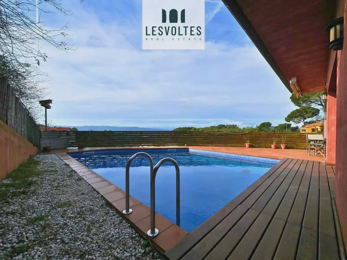 Chalet de 4 habitaciones en Begur en venta con piscina garaje - 670.000 € (Ref: 10081974)