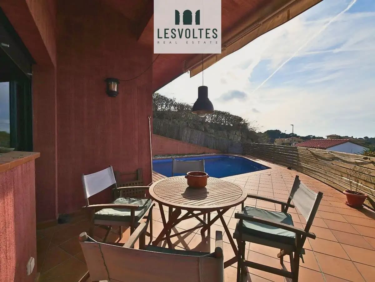 Chalet de 4 habitaciones en Begur en venta con piscina garaje - 670.000 € (Ref: 10081974)