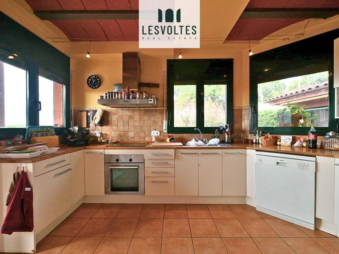 4 bedroom Villa for sale in Begur with pool garage - € 670,000 (Ref: 10081974)