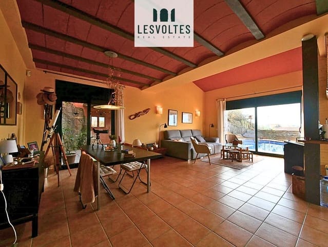 Chalet de 4 habitaciones en Begur en venta con piscina garaje - 670.000 € (Ref: 10081974)