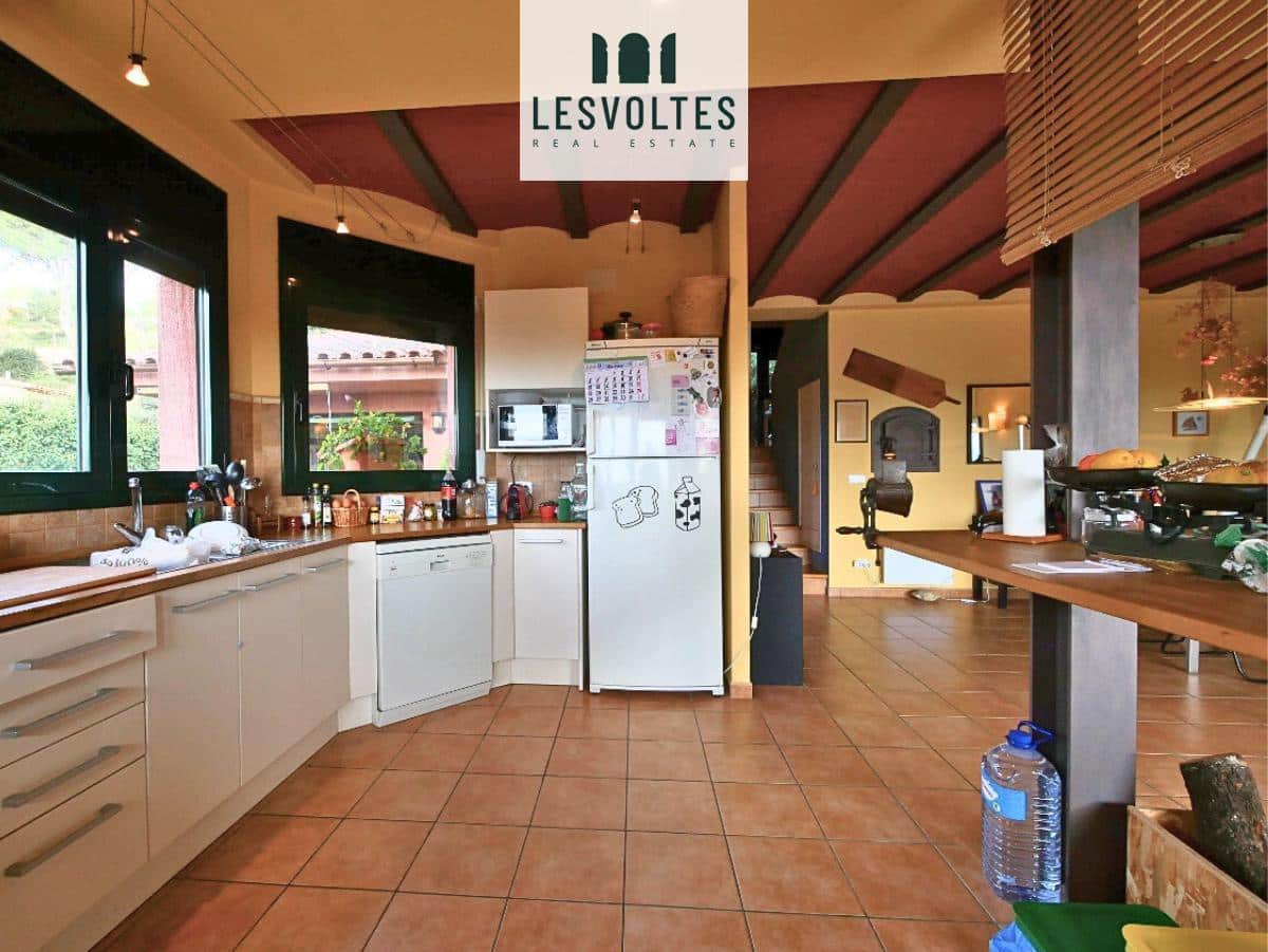 4 bedroom Villa for sale in Begur with pool garage - € 670,000 (Ref: 10081974)