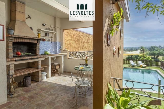4 bedroom Villa for rent in Fonteta, Forallac with pool garage - € 2,500 (Ref: 10081975)