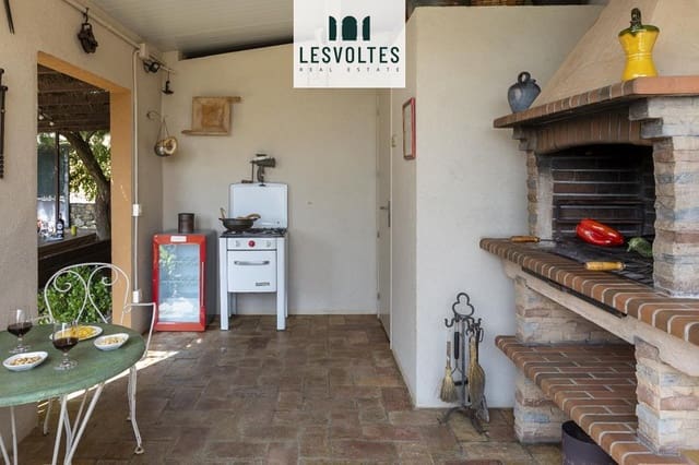 4 bedroom Villa for rent in Fonteta, Forallac with pool garage - € 2,500 (Ref: 10081975)