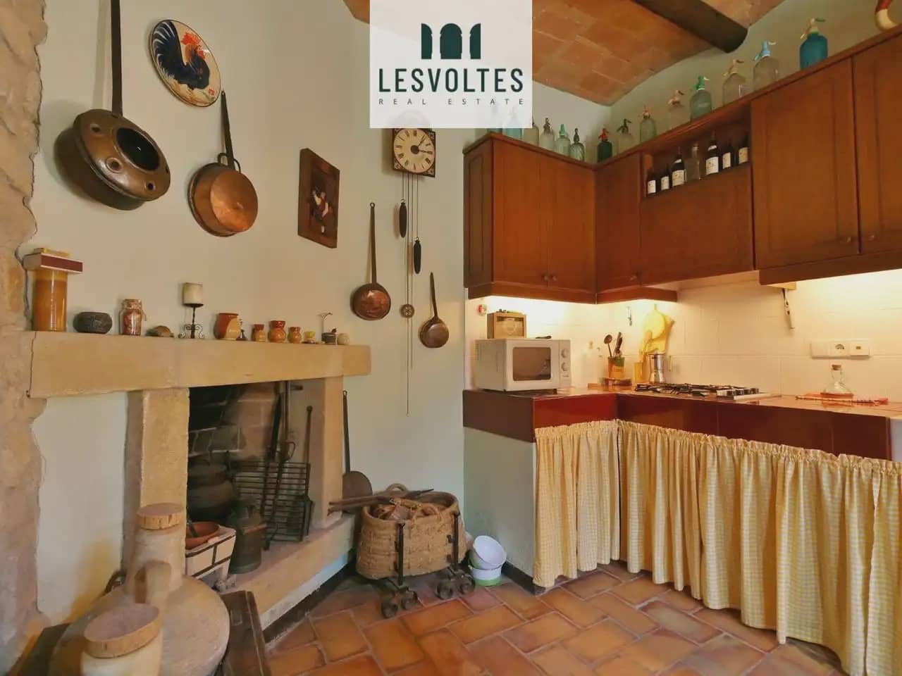 Casa de 3 habitaciones en Ullastret en venta - 450.000 € (Ref: 10081977)