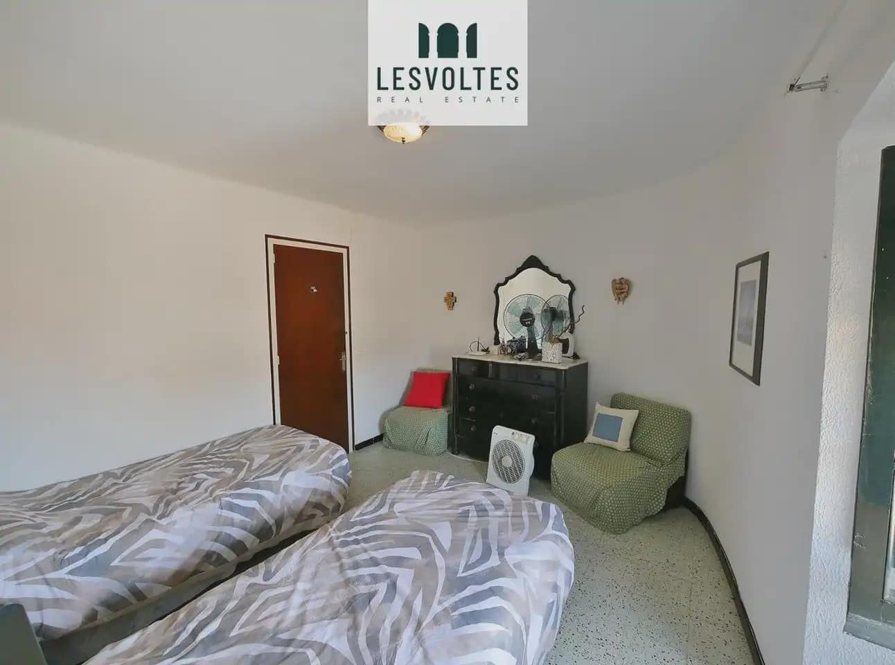 5 chambre Finca/Maison de Campagne à vendre à Verges avec garage - 620 000 € (Ref: 10081978)