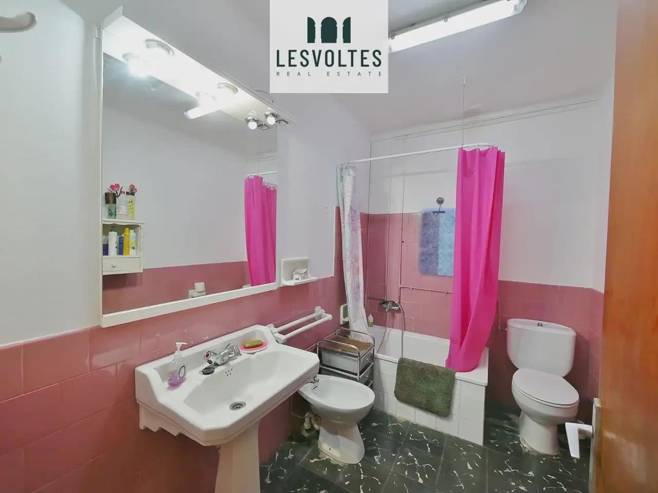 5 chambre Finca/Maison de Campagne à vendre à Verges avec garage - 620 000 € (Ref: 10081978)