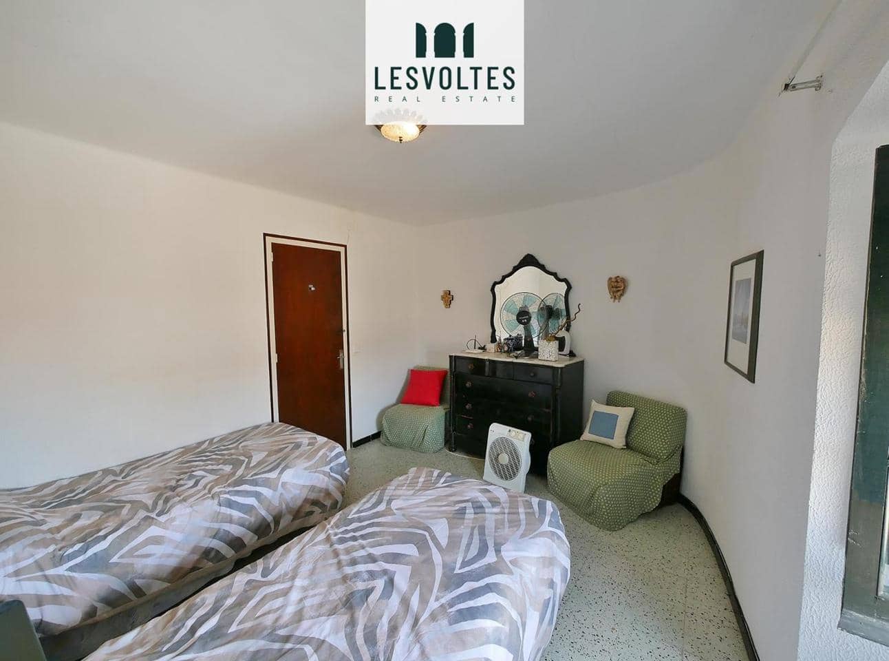 5 bedroom Villa for sale in Verges with garage - € 620,000 (Ref: 10081978)