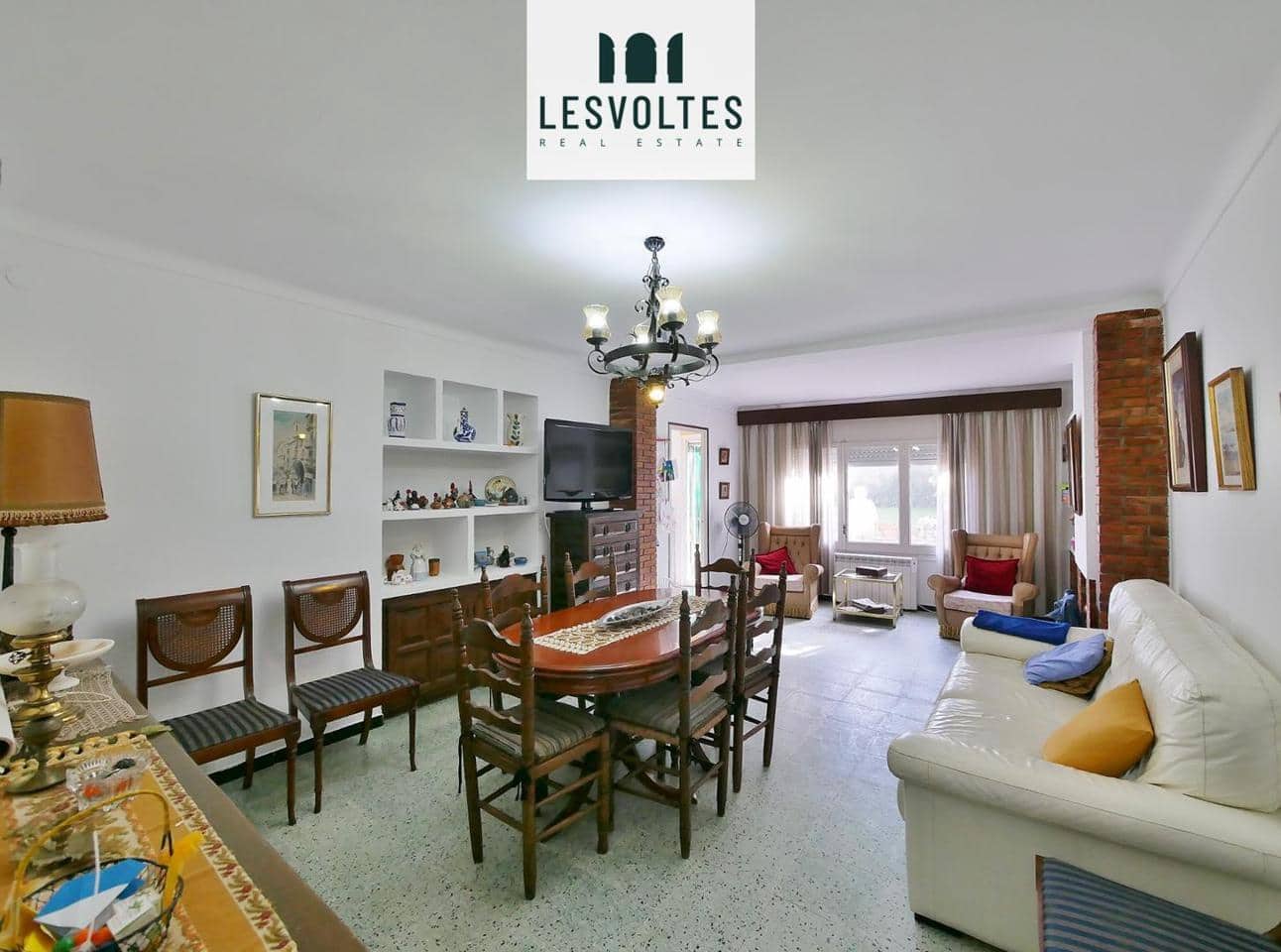 5 bedroom Villa for sale in Verges with garage - € 620,000 (Ref: 10081978)