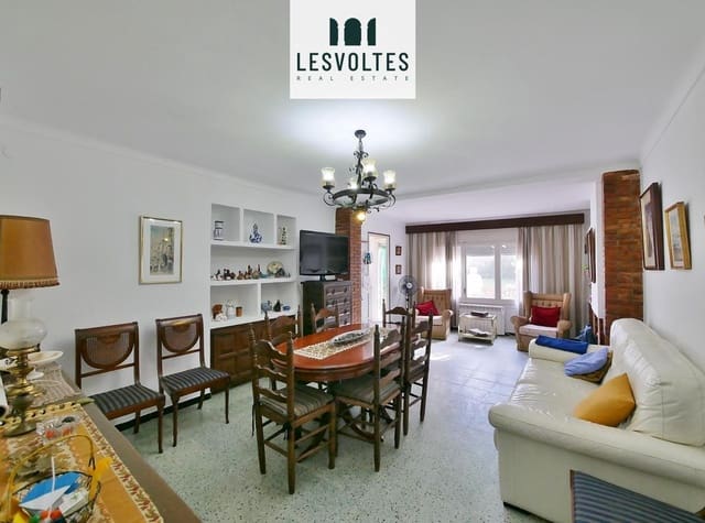 5 slaapkamer Villa te koop in Verges met garage - € 620.000 (Ref: 10081978)