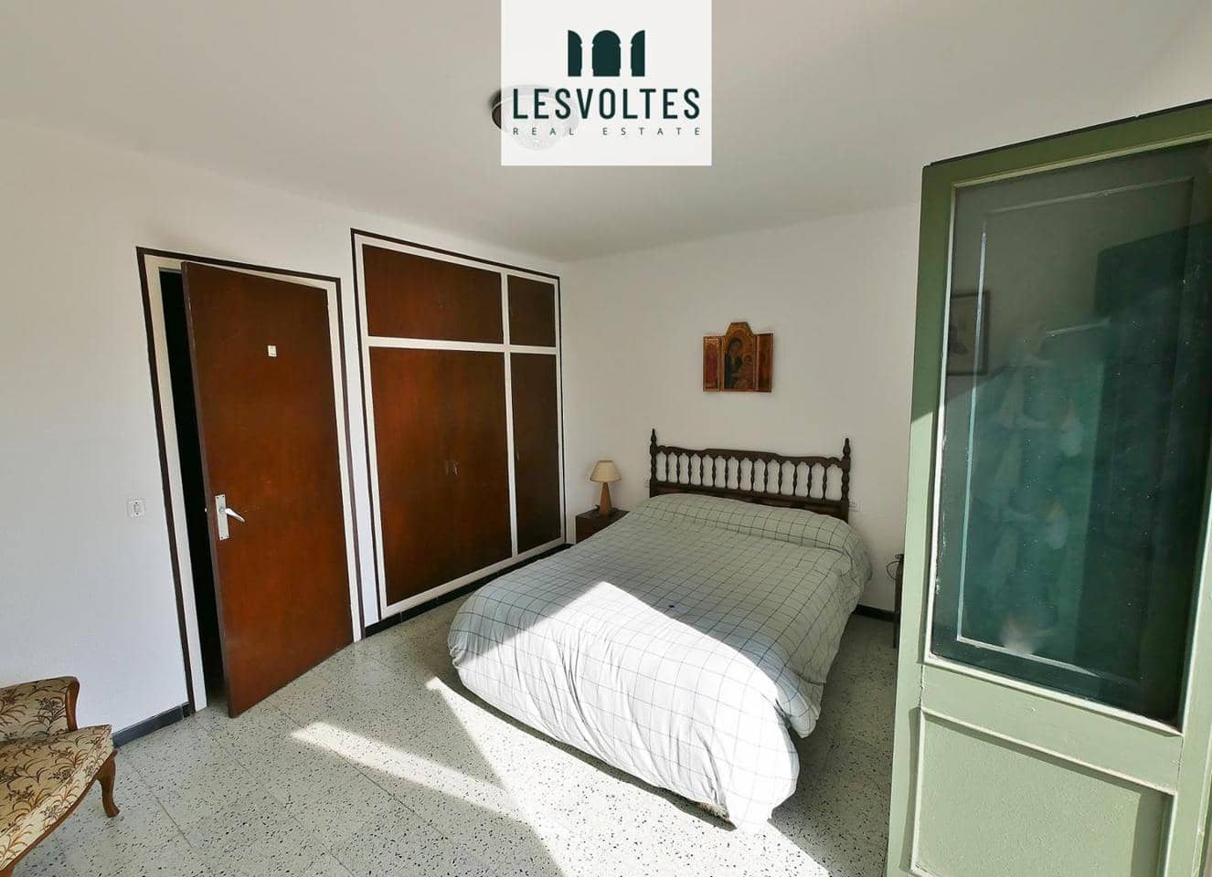 5 bedroom Villa for sale in Verges with garage - € 620,000 (Ref: 10081978)