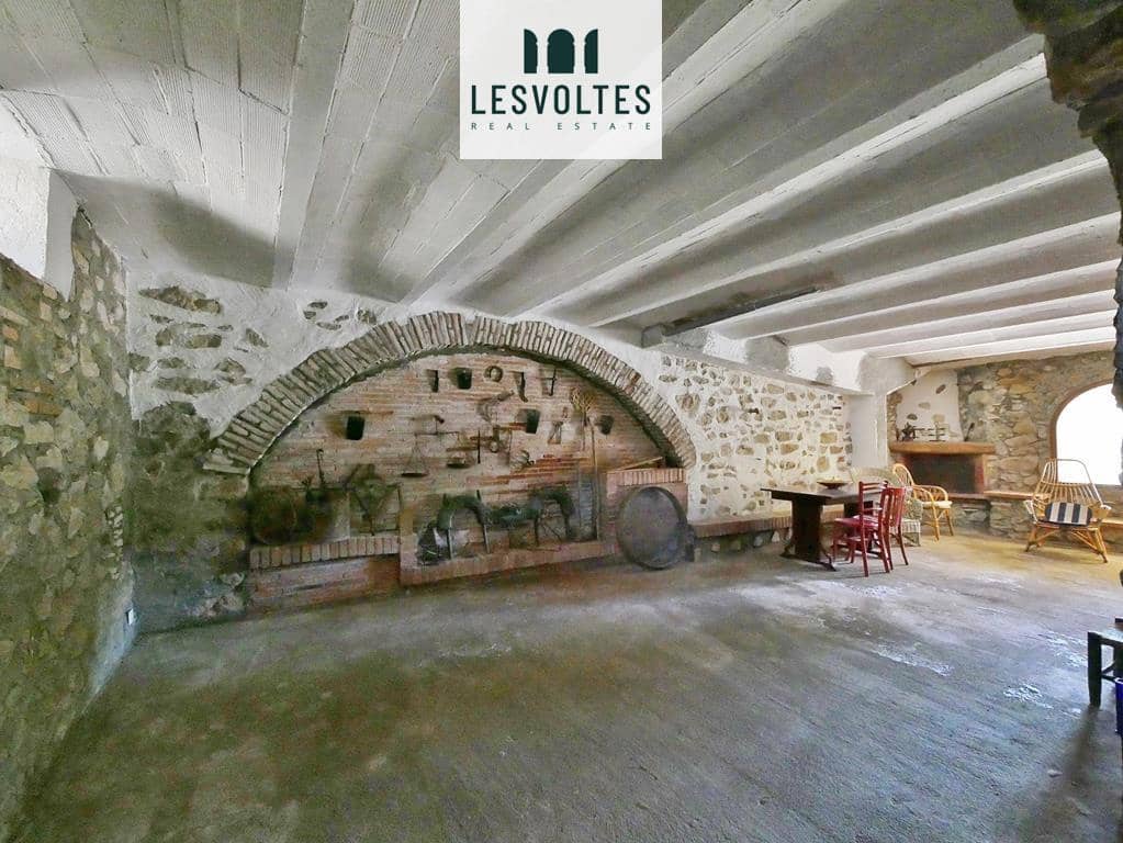 5 bedroom Villa for sale in Verges with garage - € 620,000 (Ref: 10081978)