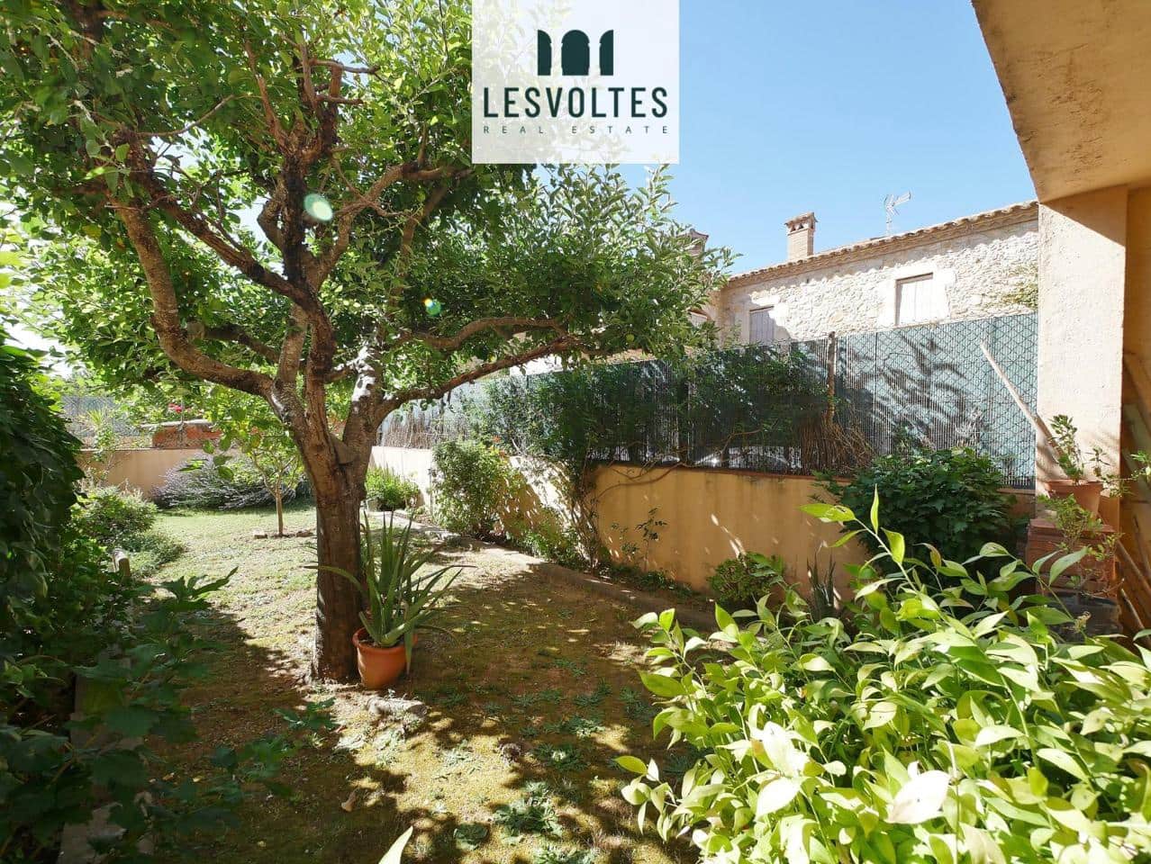 5 bedroom Villa for sale in Palafrugell with garage - € 445,000 (Ref: 10081981)