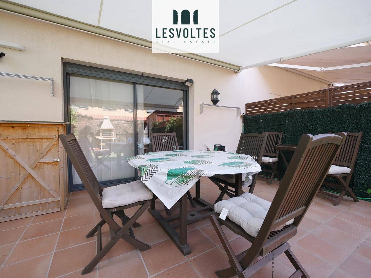 4 bedroom Villa for sale in Vall-llobrega with garage - € 347,000 (Ref: 10081984)