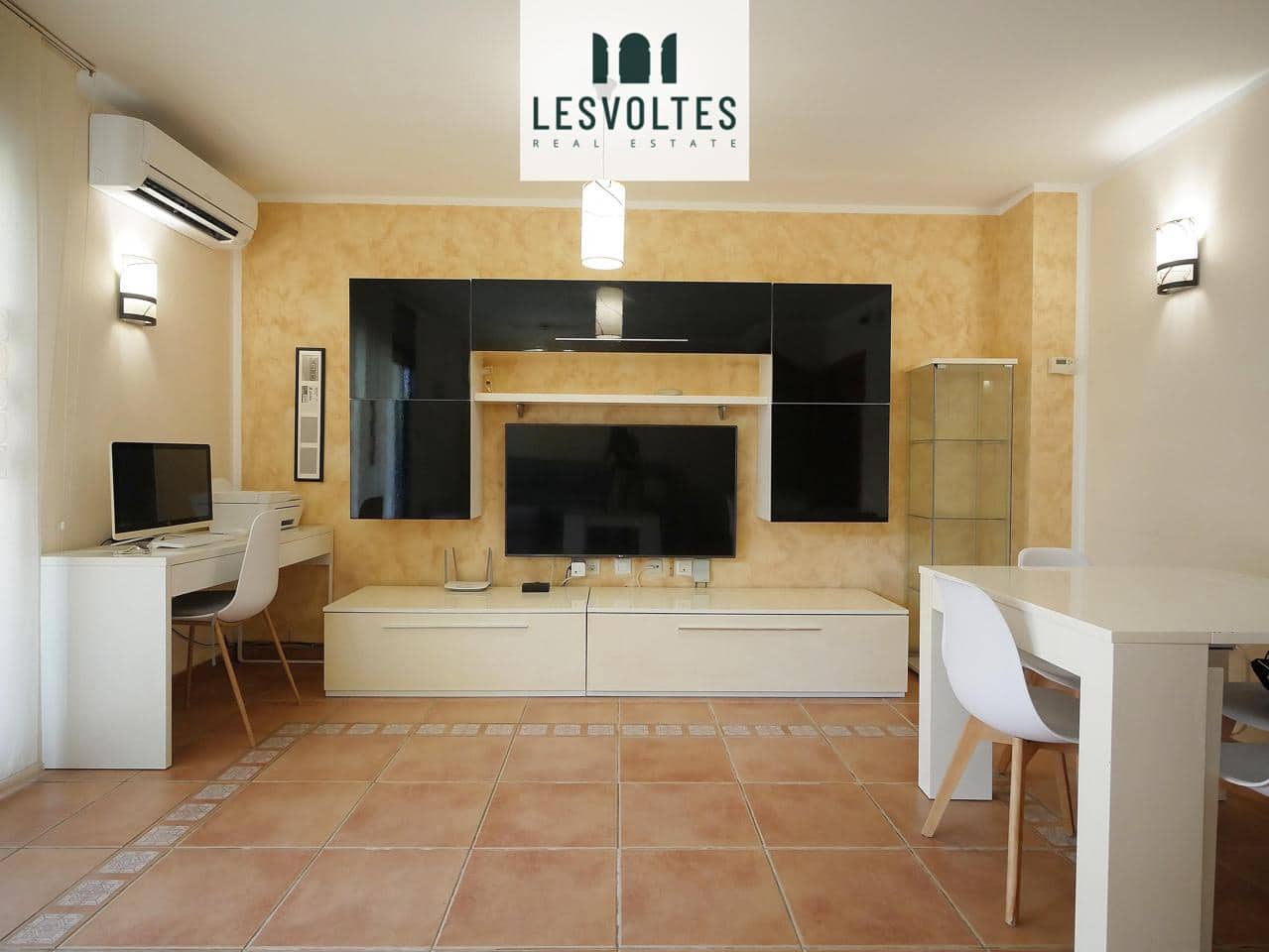 4 bedroom Villa for sale in Vall-llobrega with garage - € 347,000 (Ref: 10081984)