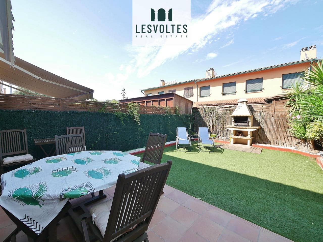 4 bedroom Villa for sale in Vall-llobrega with garage - € 347,000 (Ref: 10081984)