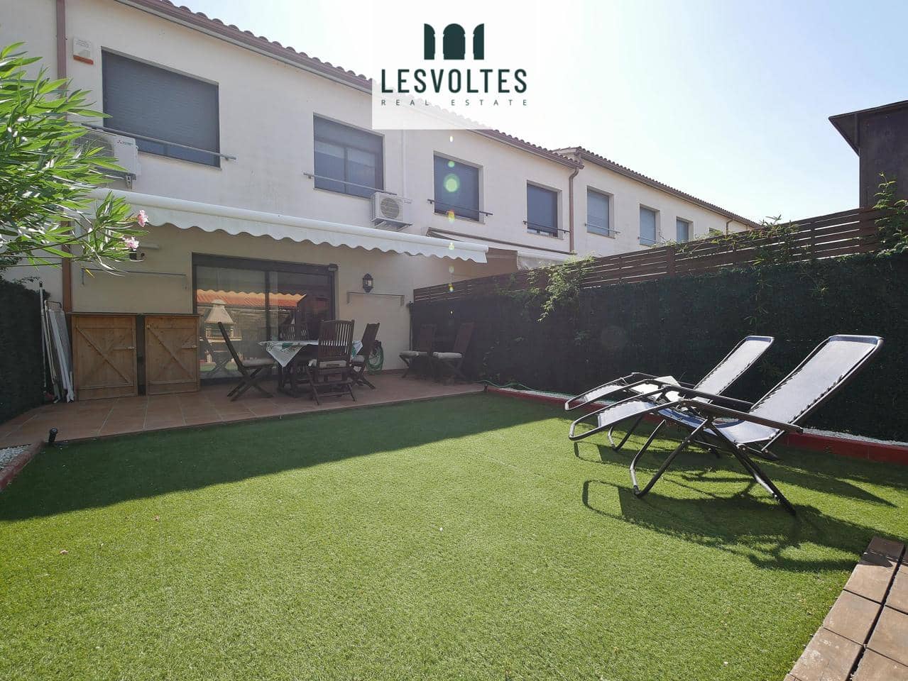 4 bedroom Villa for sale in Vall-llobrega with garage - € 347,000 (Ref: 10081984)