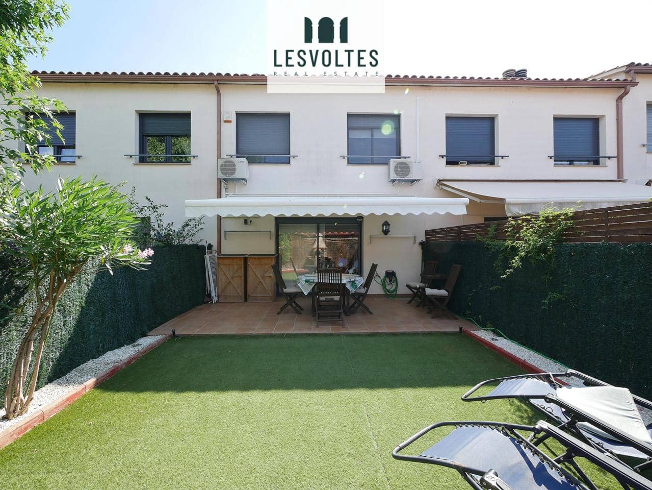 4 bedroom Villa for sale in Vall-llobrega with garage - € 347,000 (Ref: 10081984)