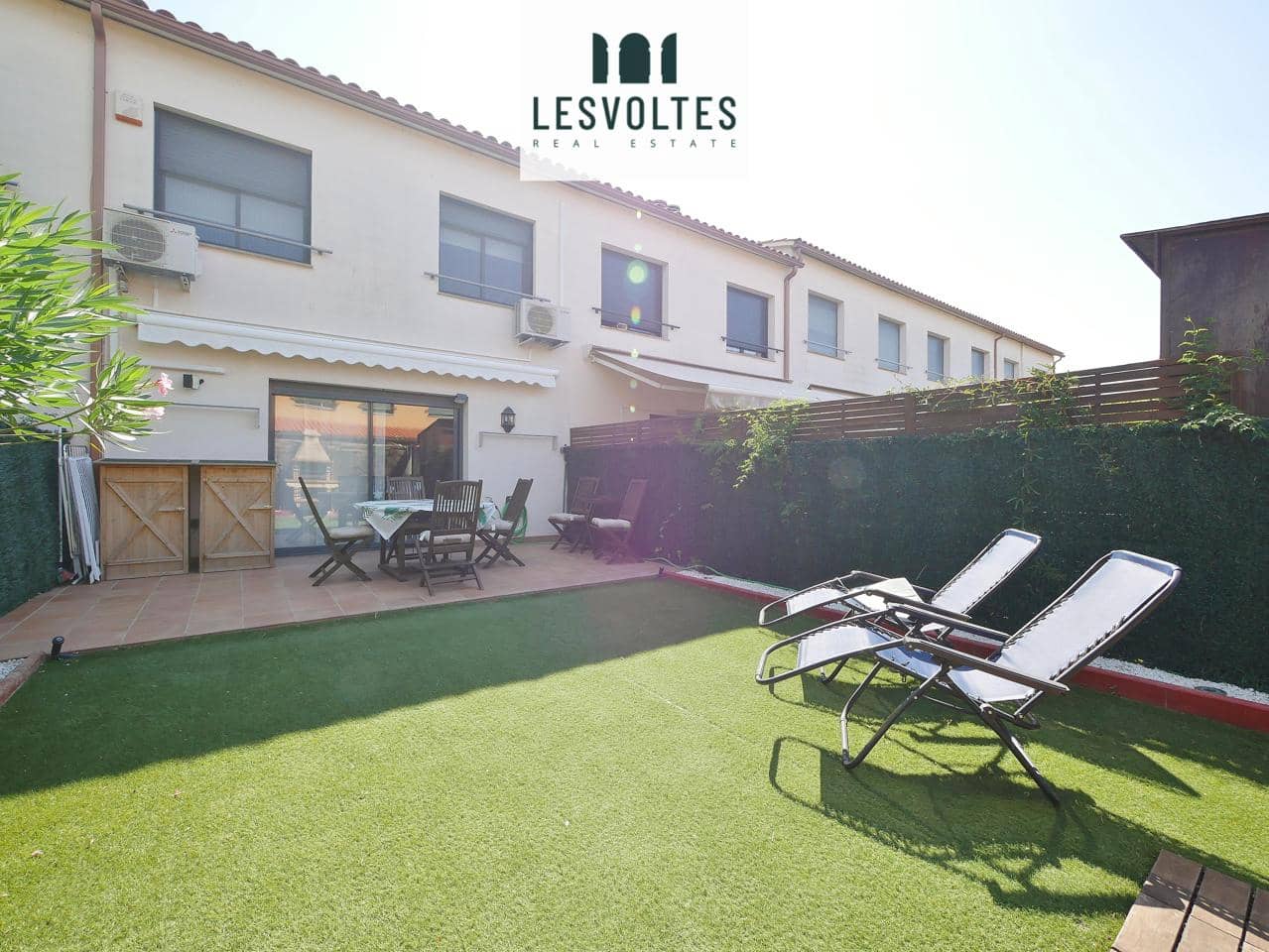 4 bedroom Villa for sale in Vall-llobrega with garage - € 347,000 (Ref: 10081984)