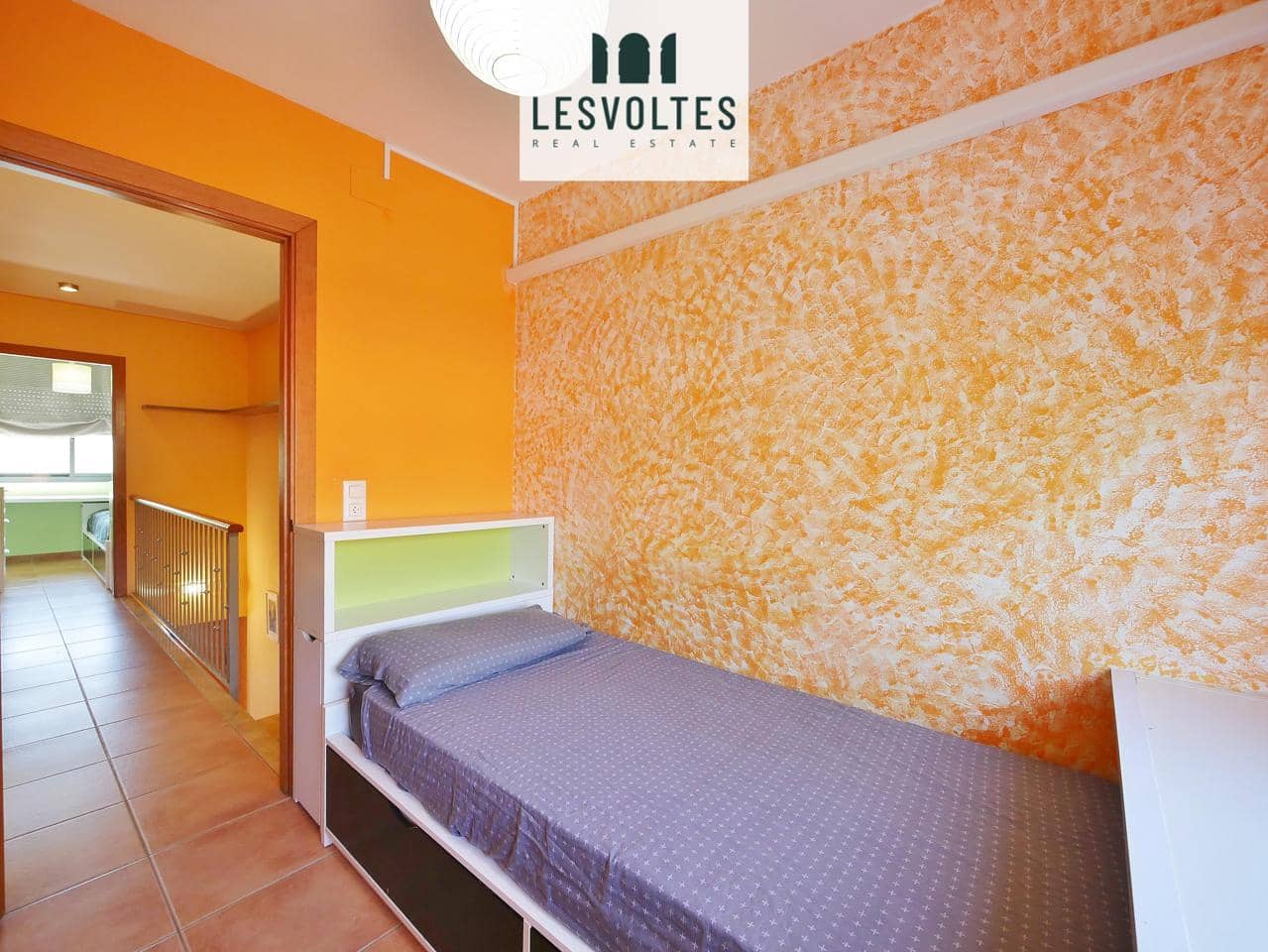 4 bedroom Villa for sale in Vall-llobrega with garage - € 347,000 (Ref: 10081984)