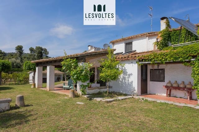 5 bedroom Villa for sale in Vall-llobrega with pool garage - € 1,585,000 (Ref: 10081985)