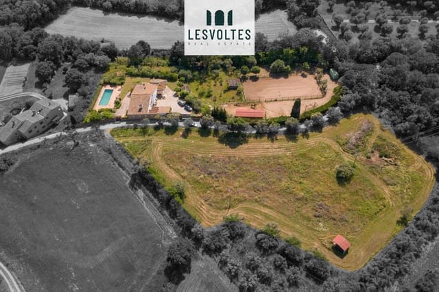 5 bedroom Villa for sale in Vall-llobrega with pool garage - € 1,585,000 (Ref: 10081985)
