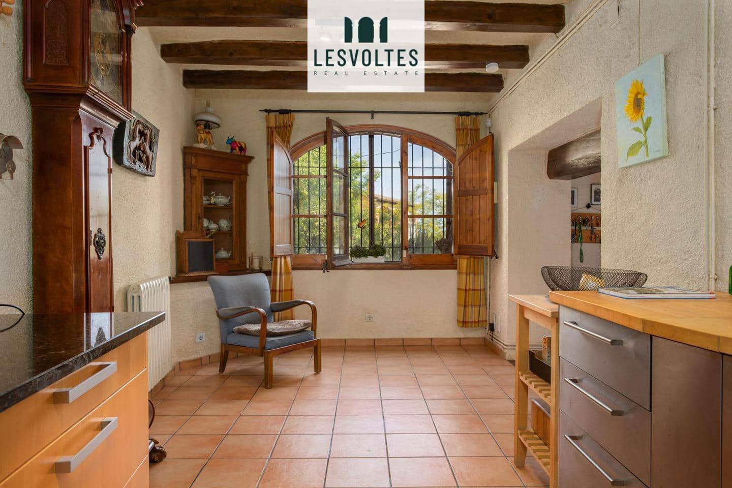 5 bedroom Villa for sale in Vall-llobrega with pool garage - € 1,585,000 (Ref: 10081985)