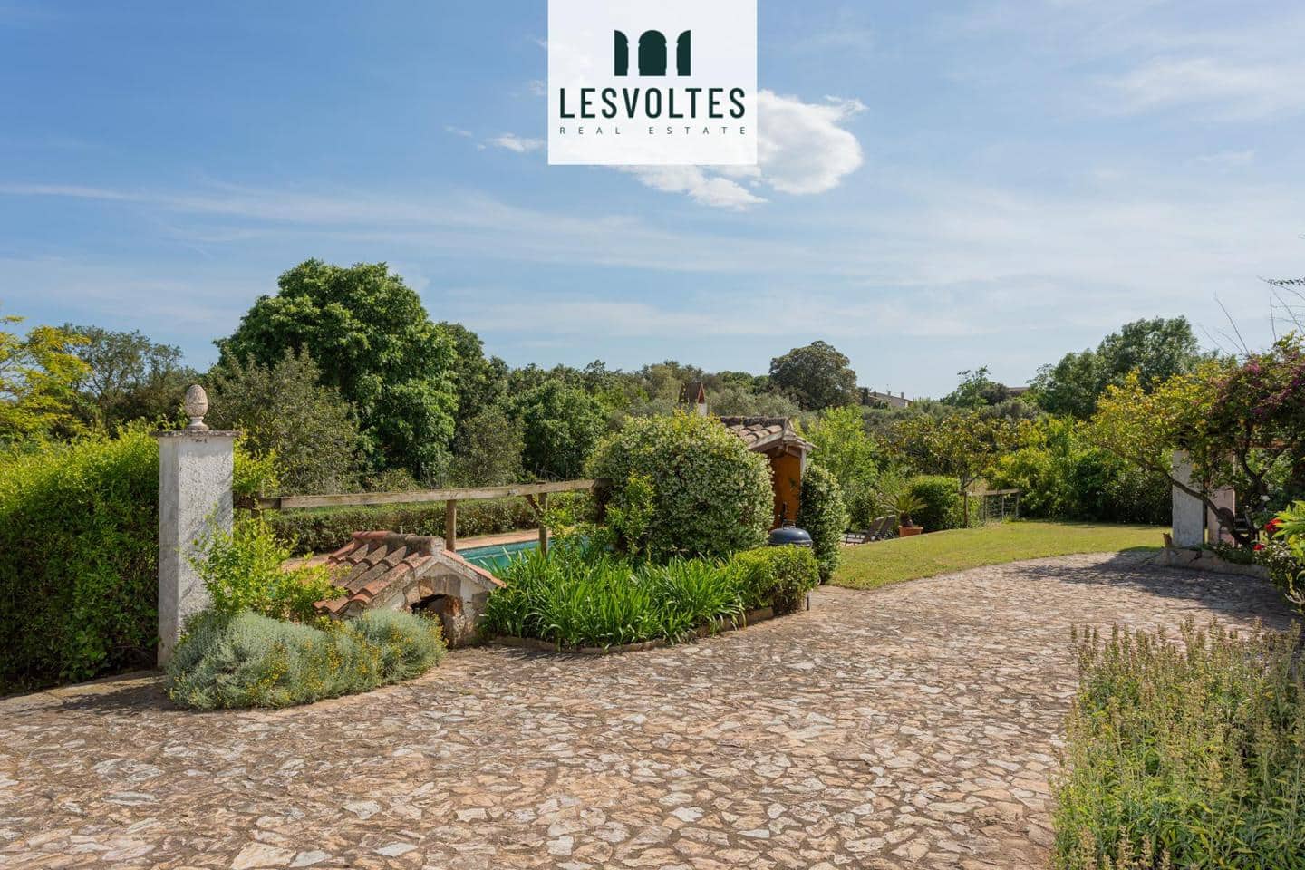 5 bedroom Villa for sale in Vall-llobrega with pool garage - € 1,585,000 (Ref: 10081985)