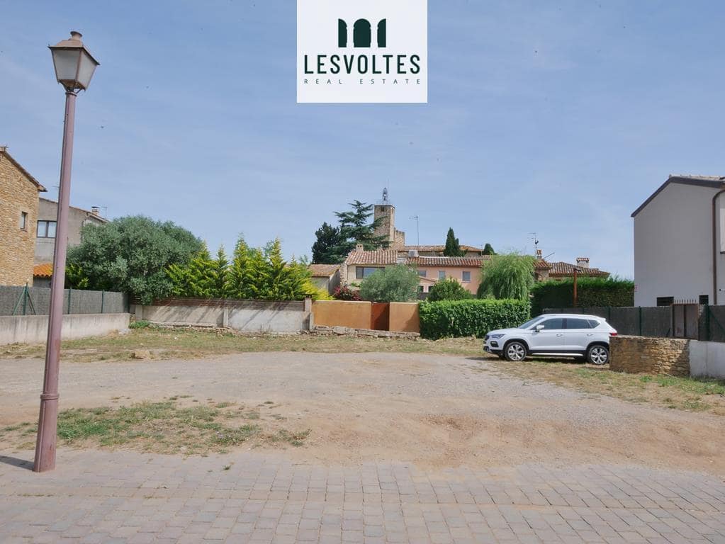 4 quarto Moradia para venda em Vulpellac com piscina - 690 000 € (Ref: 10086526)