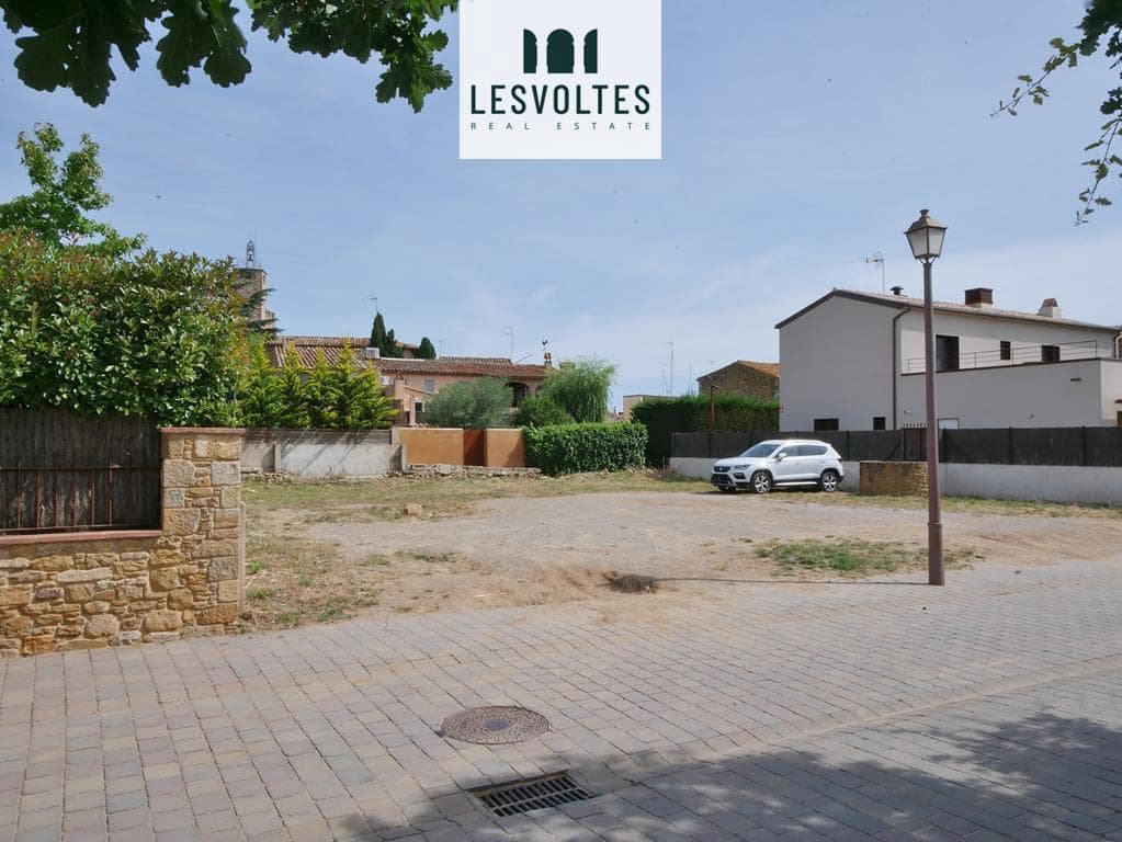 4 quarto Moradia para venda em Vulpellac com piscina - 690 000 € (Ref: 10086526)