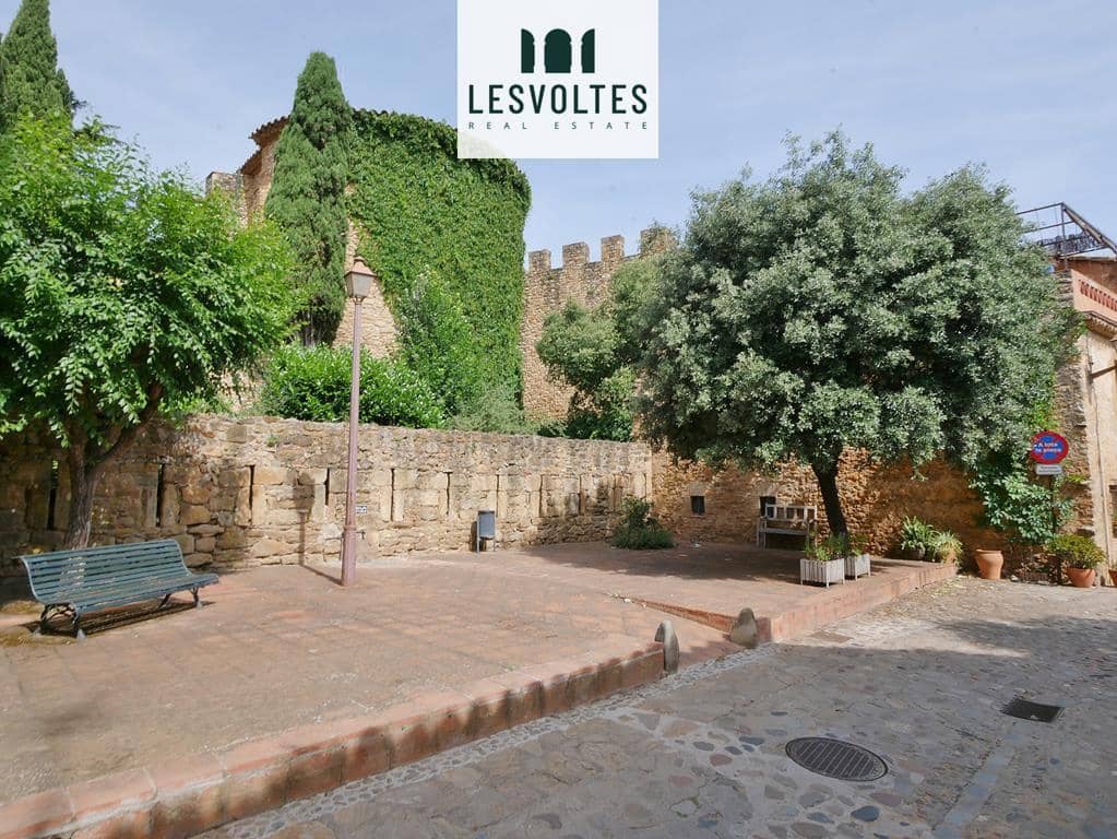 4 quarto Moradia para venda em Vulpellac com piscina - 690 000 € (Ref: 10086526)
