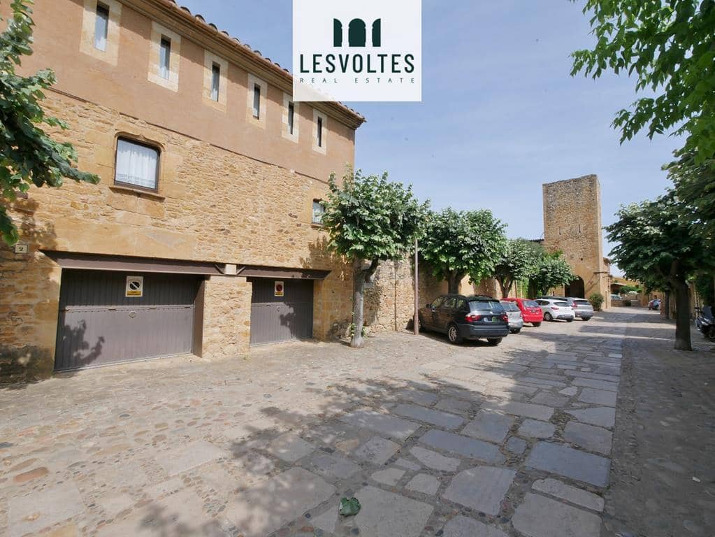 4 quarto Moradia para venda em Vulpellac com piscina - 690 000 € (Ref: 10086526)