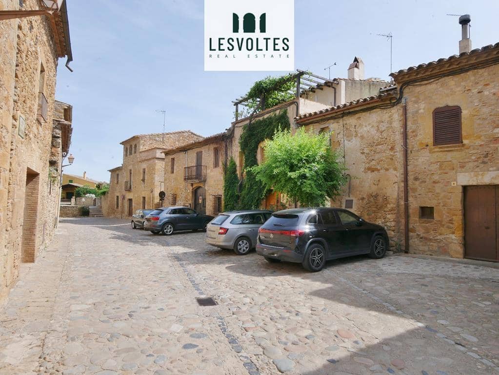 4 quarto Moradia para venda em Vulpellac com piscina - 690 000 € (Ref: 10086526)