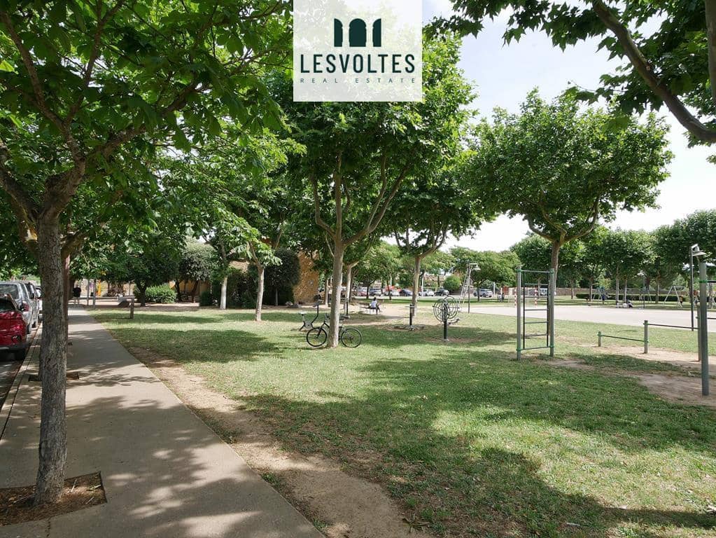 4 quarto Moradia para venda em Vulpellac com piscina - 690 000 € (Ref: 10086526)